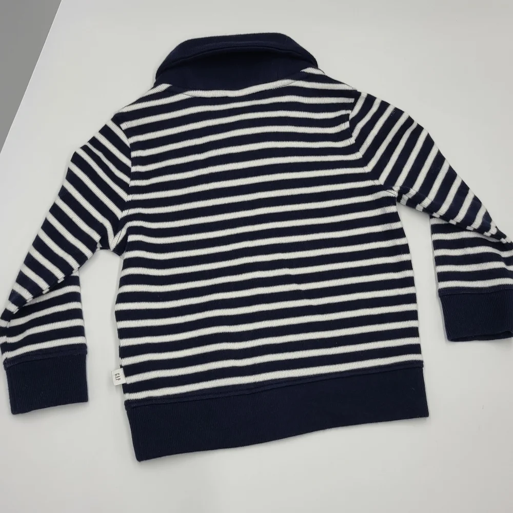 Gap boys' sweater and jeans size 4